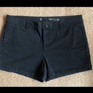 Khakis by GAP black shorts size 16 womens